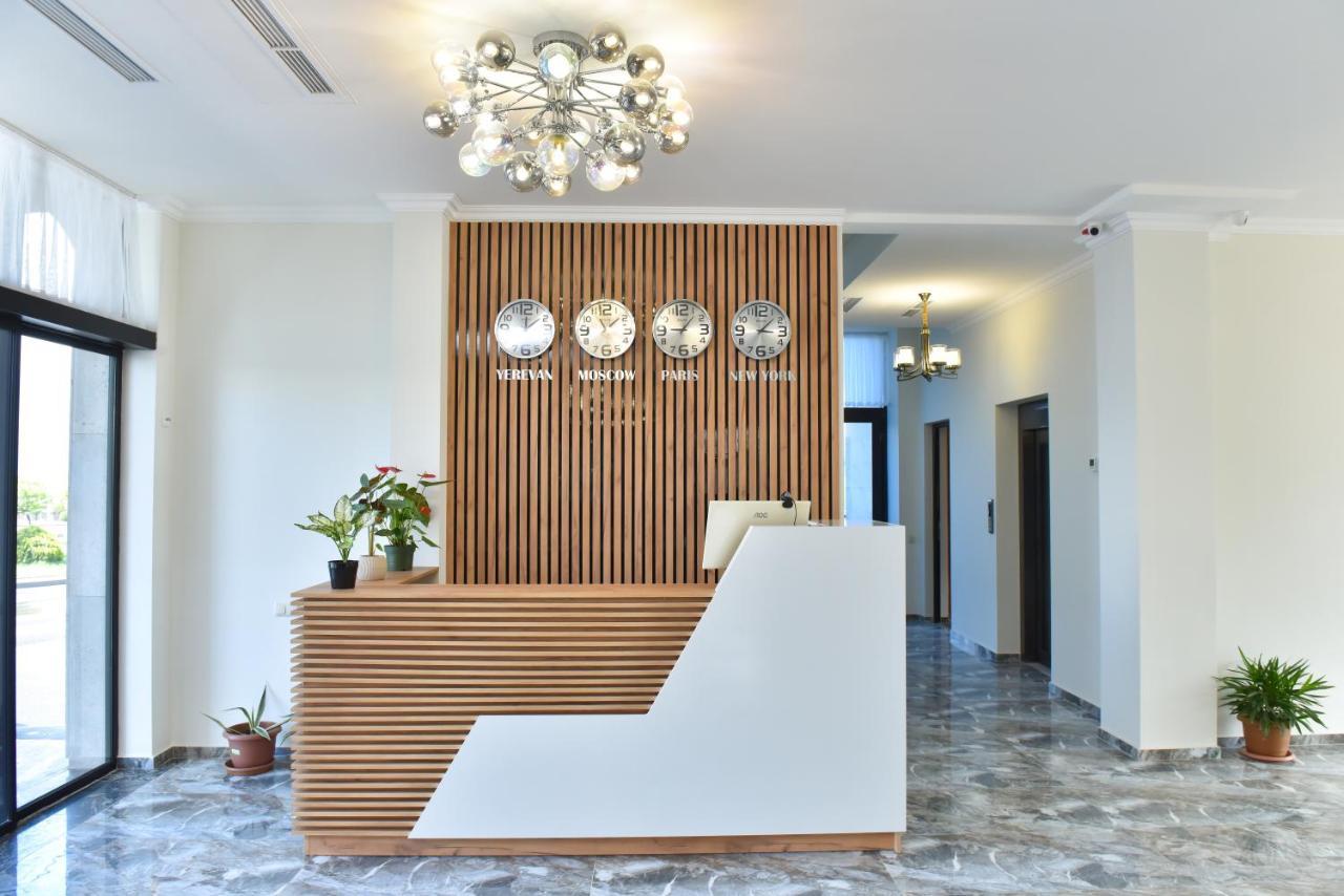 Altunyan Hotel Yerevan Exterior photo