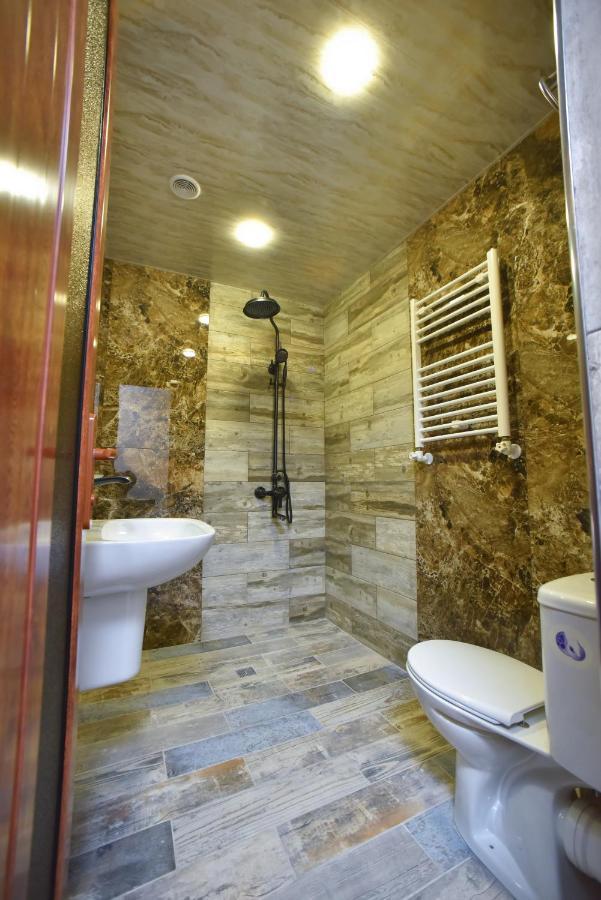 Altunyan Hotel Yerevan Exterior photo