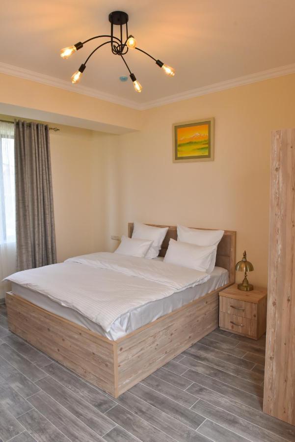 Altunyan Hotel Yerevan Exterior photo