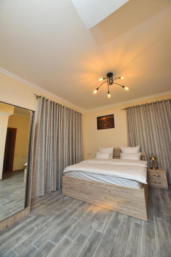Altunyan Hotel Yerevan Exterior photo