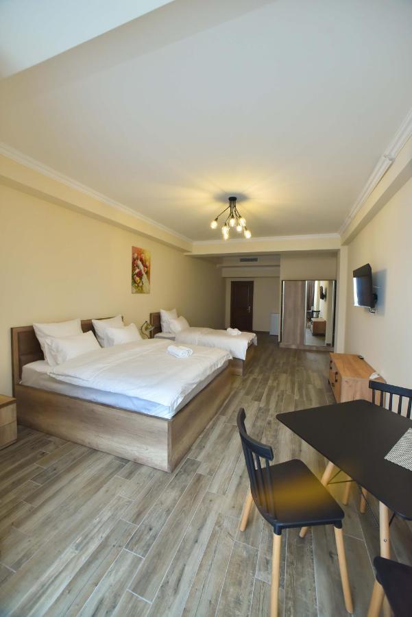 Altunyan Hotel Yerevan Exterior photo