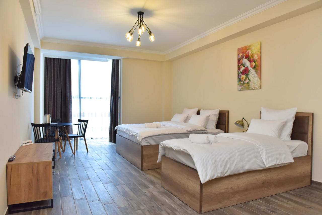 Altunyan Hotel Yerevan Exterior photo
