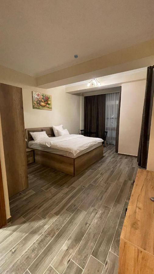 Altunyan Hotel Yerevan Exterior photo