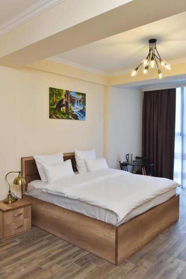 Altunyan Hotel Yerevan Exterior photo